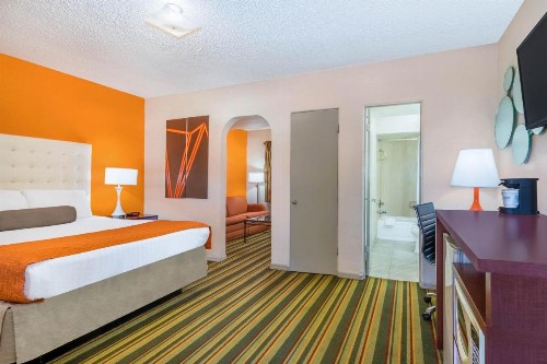 Howard Johnson by Wyndham Phoenix Airport/Downtown Area - image 22