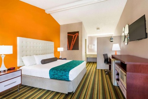 Howard Johnson by Wyndham Phoenix Airport/Downtown Area - image 7
