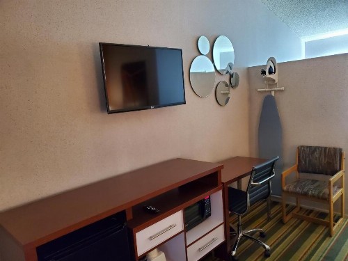 Howard Johnson by Wyndham Phoenix Airport/Downtown Area - image 8