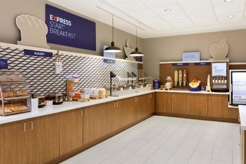 Ramada by Wyndham Phoenix Midtown - image 29