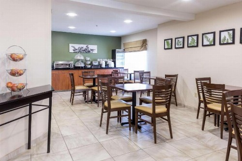 Sleep Inn Phoenix Sky Harbor Airport - image 9