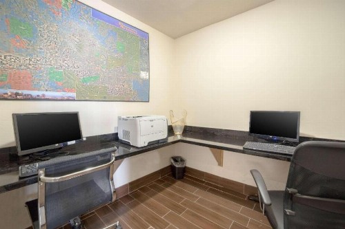 Sleep Inn Phoenix Sky Harbor Airport - image 14