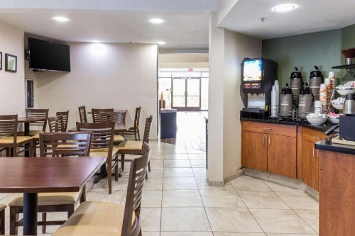 Sleep Inn Phoenix Sky Harbor Airport - image 1