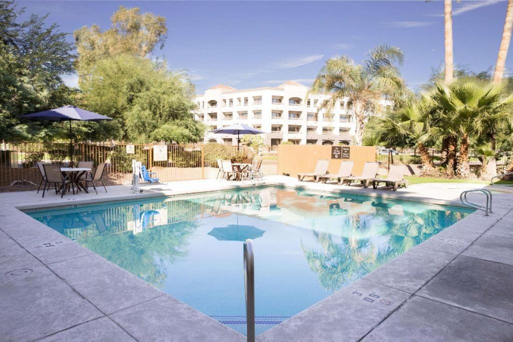 Sleep Inn Phoenix Sky Harbor Airport - image 2