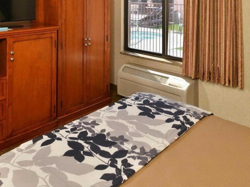 Sleep Inn Phoenix Sky Harbor Airport - image 26