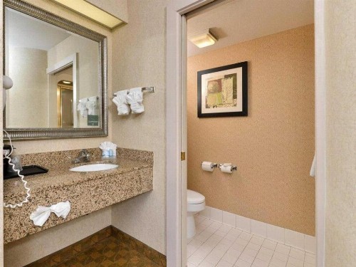 Sleep Inn Phoenix Sky Harbor Airport - image 27