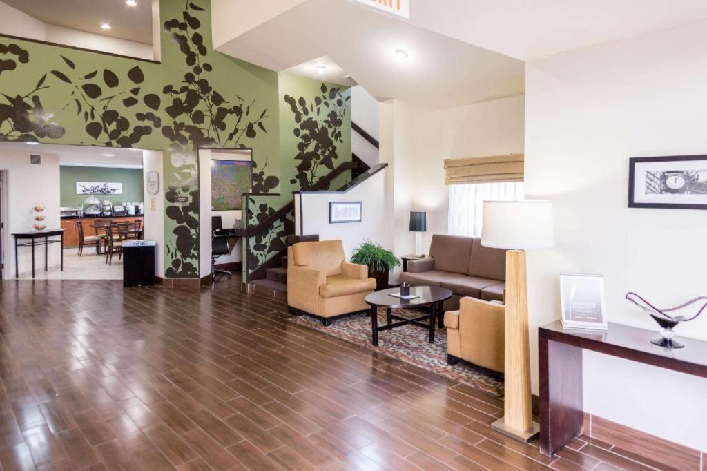 Sleep Inn Phoenix Sky Harbor Airport - image 5