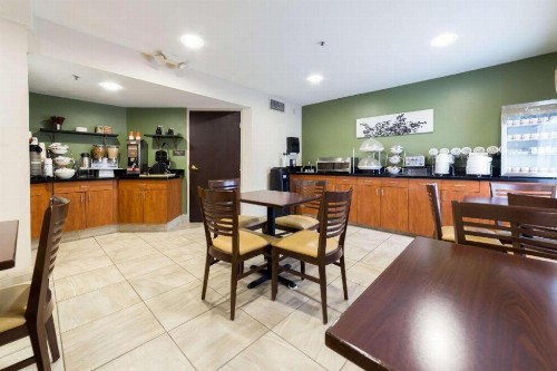 Sleep Inn Phoenix Sky Harbor Airport - image 8