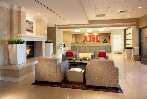 Radisson Hotel Phoenix Airport - image 1