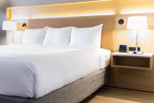 Radisson Hotel Phoenix Airport - image 8