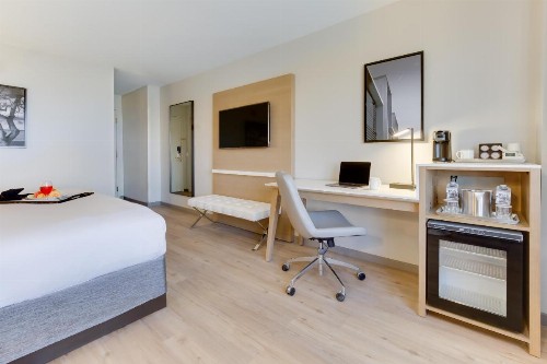 Radisson Hotel Phoenix Airport - image 13