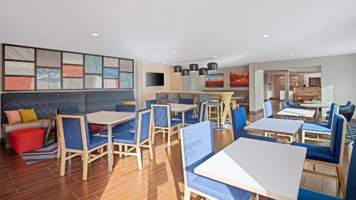 Hampton Inn Phoenix Airport North - image 15