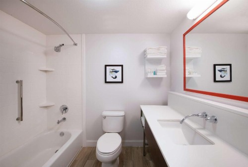 Hampton Inn Phoenix Airport North - image 19