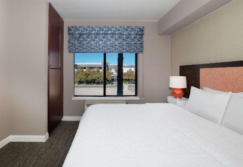 Hampton Inn Phoenix Airport North - image 22