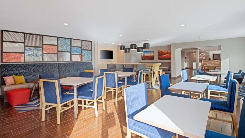 Hampton Inn Phoenix Airport North - image 5