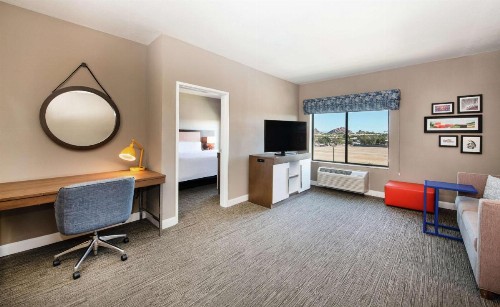 Hampton Inn Phoenix Airport North - image 9