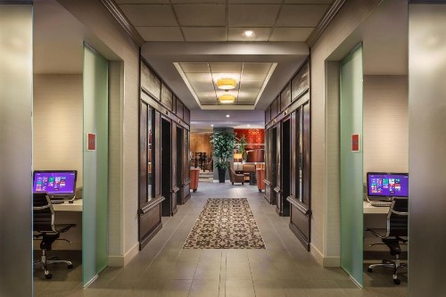 Crowne Plaza Phoenix Airport an IHG Hotel - image 11