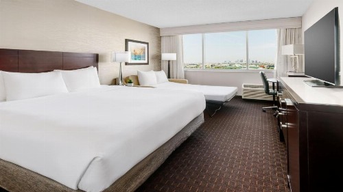Crowne Plaza Phoenix Airport an IHG Hotel - image 14