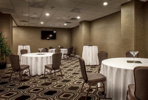 Crowne Plaza Phoenix Airport an IHG Hotel - image 20