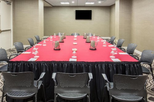Crowne Plaza Phoenix Airport an IHG Hotel - image 25