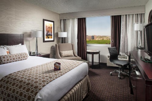 Crowne Plaza Phoenix Airport an IHG Hotel - image 29
