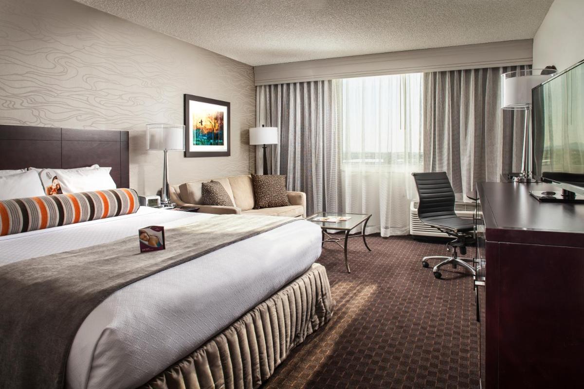 Crowne Plaza Phoenix Airport an IHG Hotel - image 6