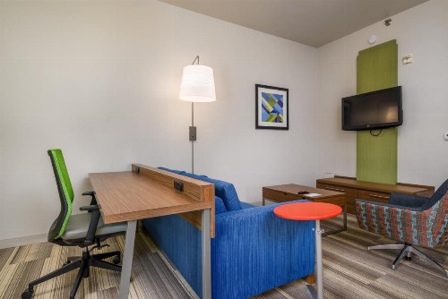 Holiday Inn Express Phoenix-Airport/University Drive an IHG Hotel - image 37