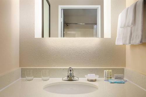 SpringHill Suites Phoenix North - image 2