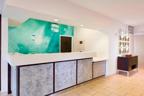 SpringHill Suites Phoenix North - image 7