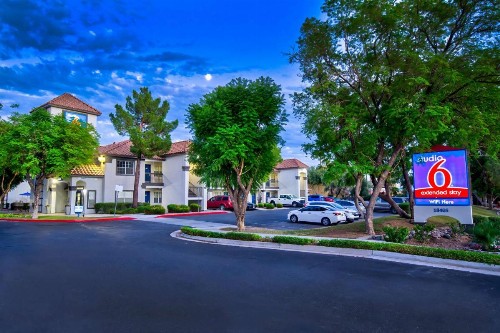 Studio 6-Phoenix AZ - Deer Valley - image 1