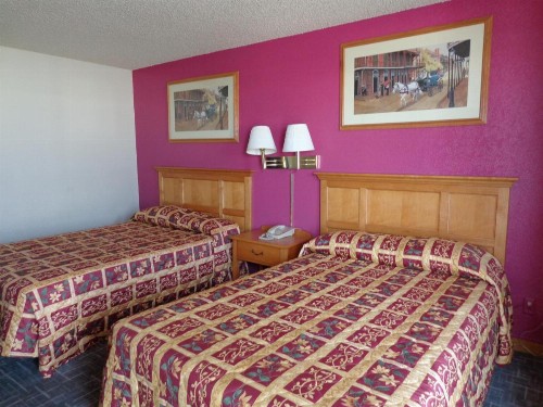 Knights Inn Fairground - image 13