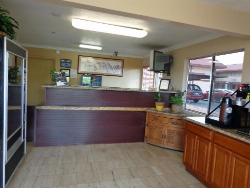 Knights Inn Fairground - image 16