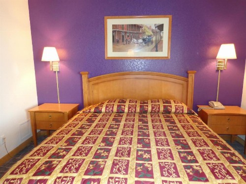 Knights Inn Fairground - image 25