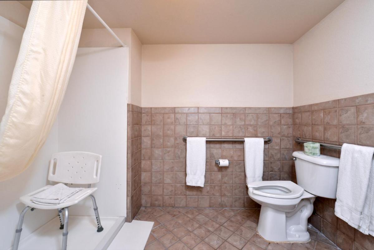Best Western Airport Inn - image 6