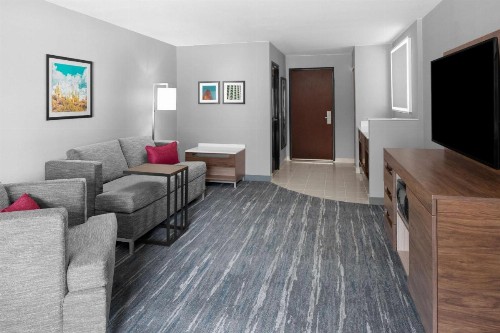 Hampton Inn Phoenix - Biltmore - image 10