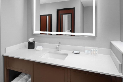 Hampton Inn Phoenix - Biltmore - image 16