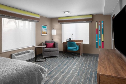Hampton Inn Phoenix - Biltmore - image 2