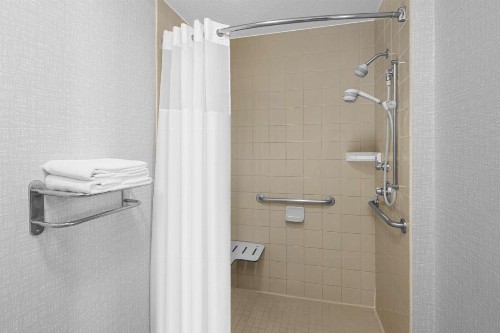 Hampton Inn Phoenix - Biltmore - image 20