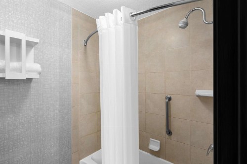 Hampton Inn Phoenix - Biltmore - image 32