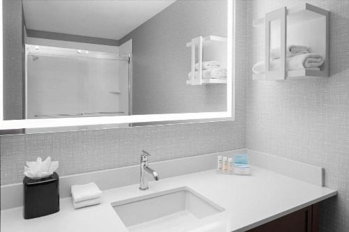 Hampton Inn Phoenix - Biltmore - image 7