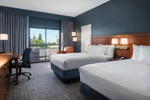 Courtyard by Marriott Phoenix Airport - image 14