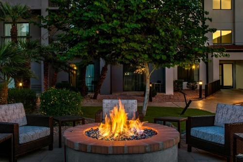 Courtyard by Marriott Phoenix Airport - image 26