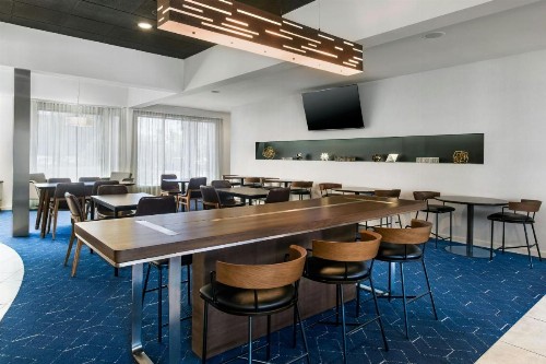 Courtyard by Marriott Phoenix Airport - image 37