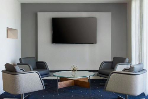 Courtyard by Marriott Phoenix Airport - image 6