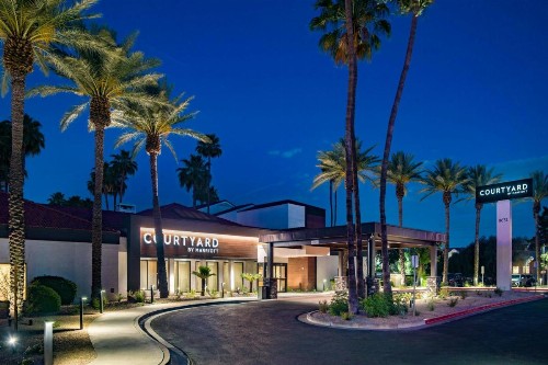 Courtyard by Marriott Phoenix North - image 1