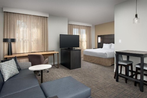 Residence Inn by Marriott Phoenix Airport - image 10