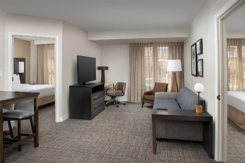 Residence Inn by Marriott Phoenix Airport - image 11