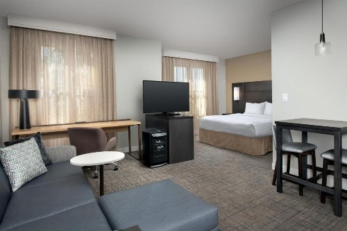 Residence Inn by Marriott Phoenix Airport - image 12