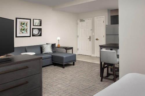 Residence Inn by Marriott Phoenix Airport - image 14