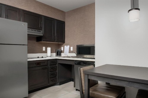 Residence Inn by Marriott Phoenix Airport - image 15